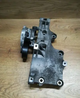 Volkswagen Golf V Generator/alternator bracket 03G903143A