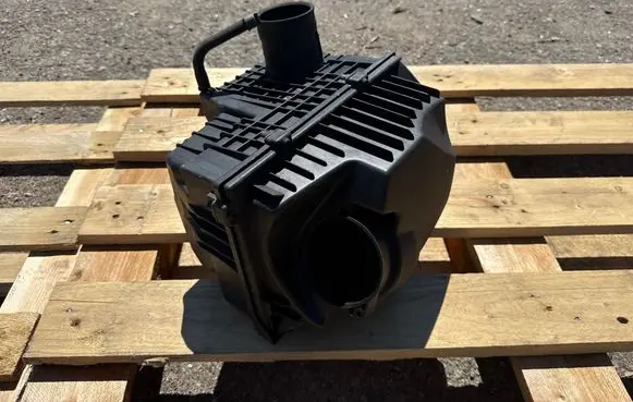 Renault Master III Air filter box 8200751534 8200824914 70345275