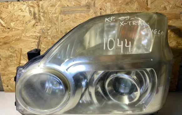 Nissan X-Trail T31 Headlight/headlamp HCR599