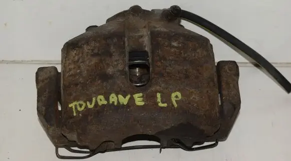 Volkswagen Touran I Front brake caliper