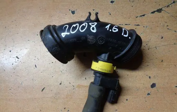 Peugeot 2008 I Turbo air intake inlet pipe/hose 9684362180