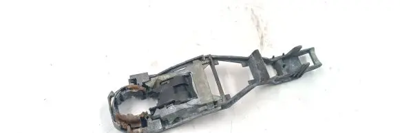 Rear door exterior handle/bracket