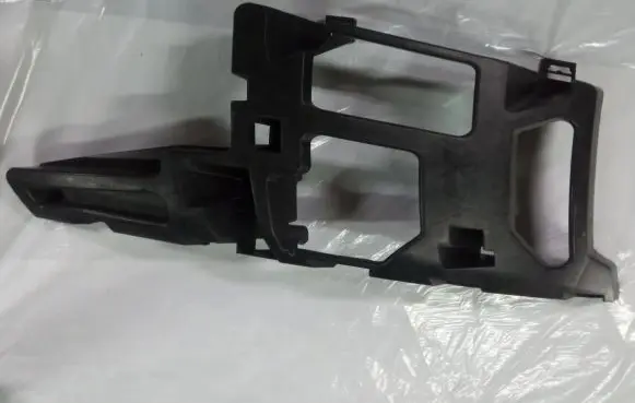 Ford Mondeo MK IV Front bumper mounting bracket 757117e856A