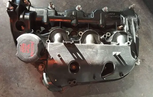 Land Rover Discovery 4 - LR4 Rocker cam cover 9X2Q9424FD