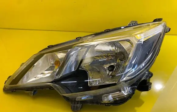 Mitsubishi Space Star Headlight/headlamp 8301D445