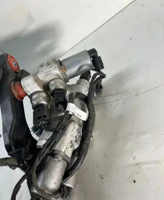 BMW 7 F01 F02 F03 F04 Active stabilizer control/valve assembly 