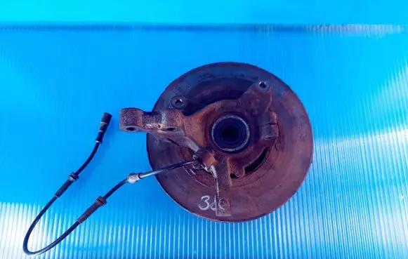 Renault Scenic I Front wheel hub