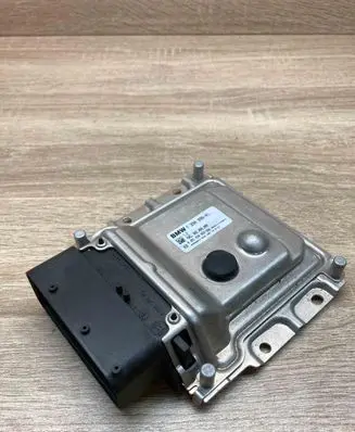 BMW 7 F01 F02 F03 F04 Engine control unit/module ECU 7390996 0281030822
