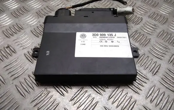 Volkswagen Touareg I Keyless (KESSY) go control unit/module 3D0909135J 5WK47021