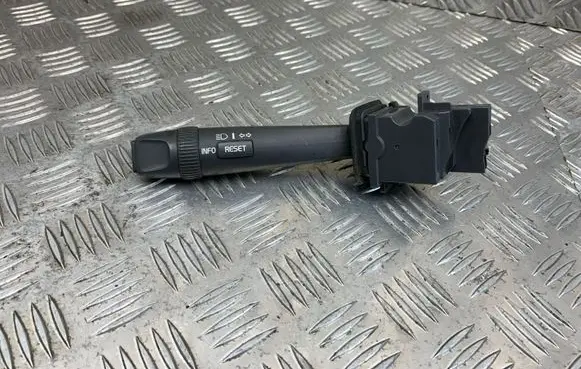 Volvo V70 Indicator stalk 31268577