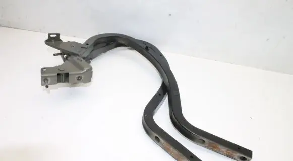 Chrysler 300C Tailgate/trunk/boot hinge