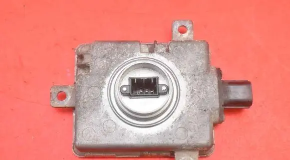 Peugeot 4007 Voltage converter/converter module W3T16271