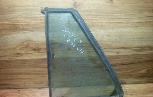 Mercedes-Benz C W202 Rear side window
