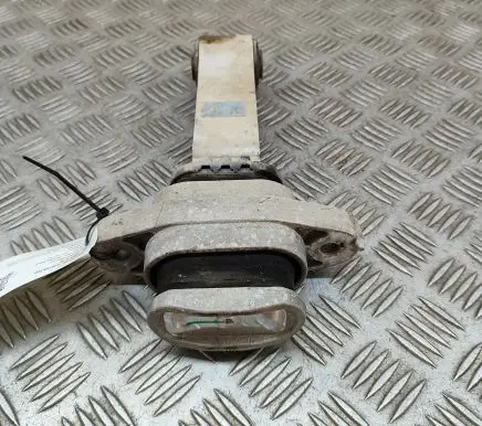 Engine mount bracket