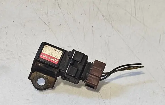 Mitsubishi Pajero Air pressure sensor MR577031 1007985960