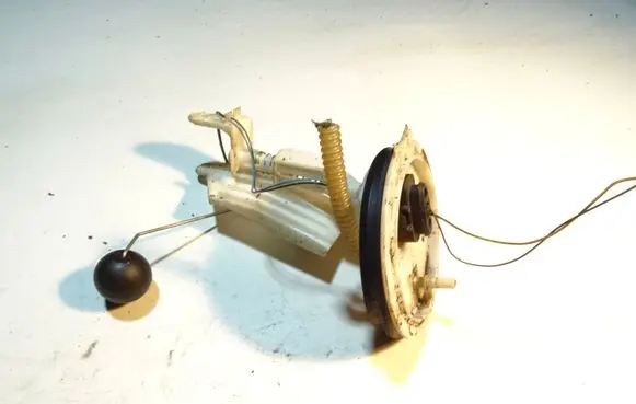Audi A4 S4 B6 8E 8H Fuel injection high pressure pump 8E0201317N