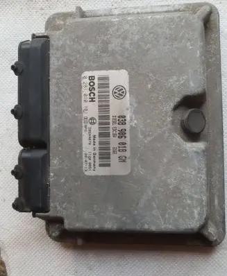 Skoda Octavia Mk1 (1U) Engine control unit/module 038906018GM 28SA4070 0281010181