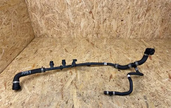 Engine coolant pipe/hose