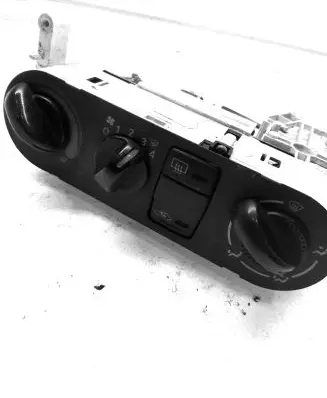 Nissan Almera N16 Climate control unit EB470