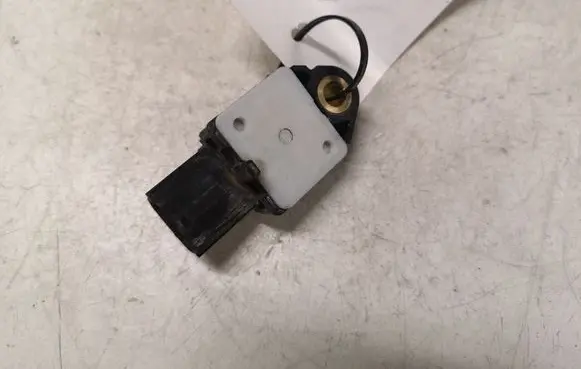 Toyota Yaris Airbag deployment crash/impact sensor 898310D010 3247291172