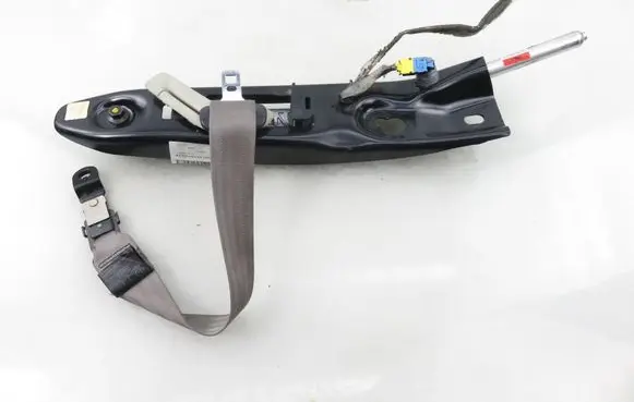 Volvo XC90 Front seatbelt 8686631