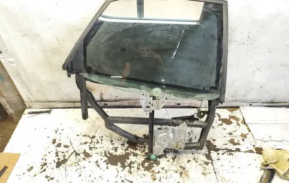 Audi A4 S4 B5 8D Rear door window/glass frame 8D0839400A