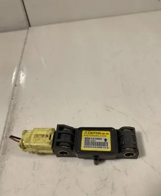 Mitsubishi Grandis Airbag deployment crash/impact sensor MN141004