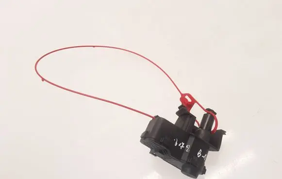 Fuel tank cap lock motor