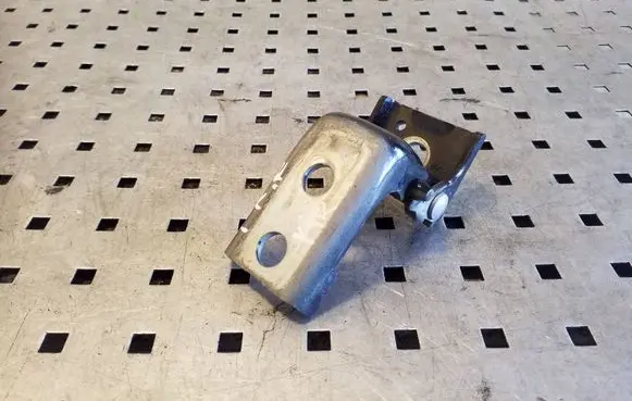 Peugeot 3008 I Front door upper hinge