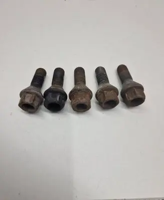 BMW 5 E60 E61 Nuts/bolts 2888C
