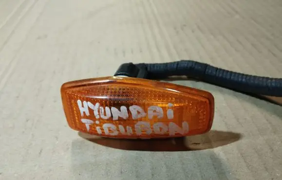Hyundai Coupe Front fender indicator light