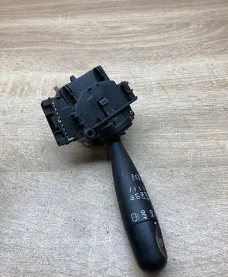 Toyota Yaris Wiper control stalk 173647