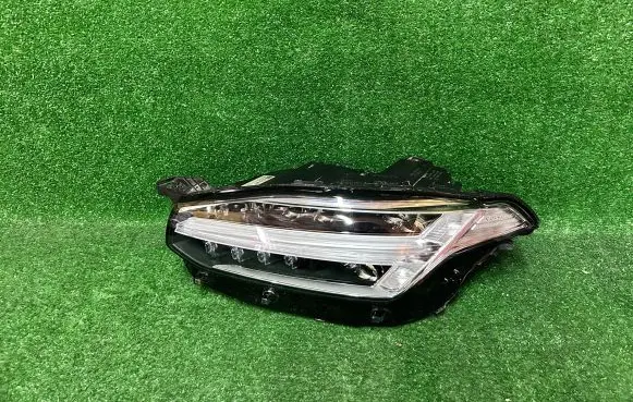 Volvo XC90 Headlight/headlamp 32342482