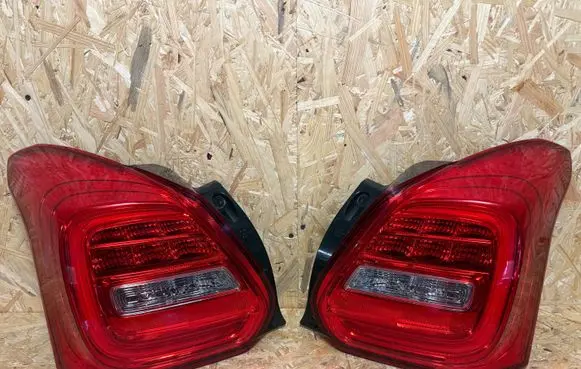 Suzuki Swift III Rear/tail lights set 22059363