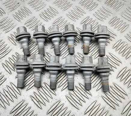 Opel Mokka B Nuts/bolts 9817024580