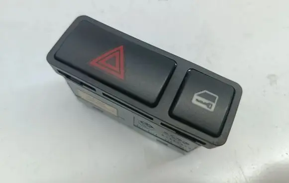 BMW 3 E46 Hazard light switch 61318368920 8368920
