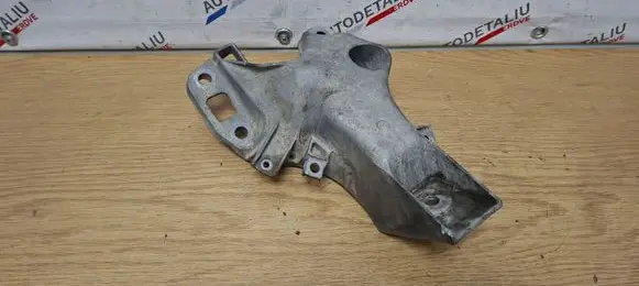 BMW X5 E70 Engine mounting bracket 6772673