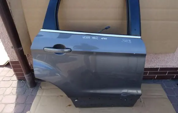 Ford Kuga II Rear door