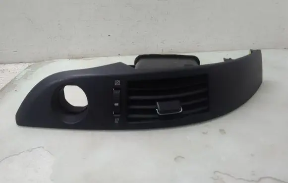 Toyota Corolla Verso E121 Dash center air vent grill 5567064010
