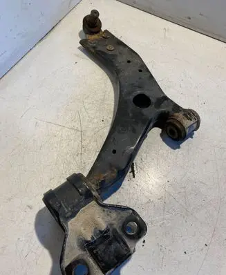Ford Focus Front lower control arm/wishbone BV613A262AAA