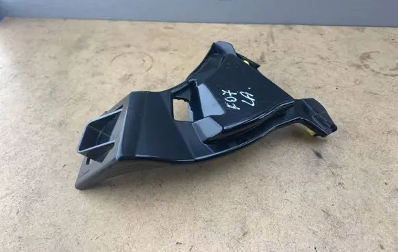 Front bumper mounting bracket