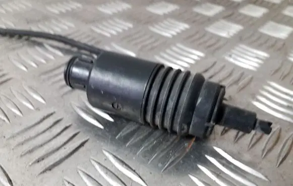 Audi A6 S6 C4 4A Windscreen/windshield washer pump 4A0955651