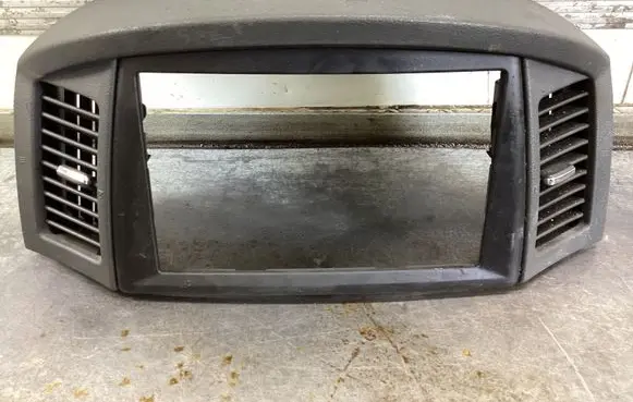 Radio/GPS head unit trim