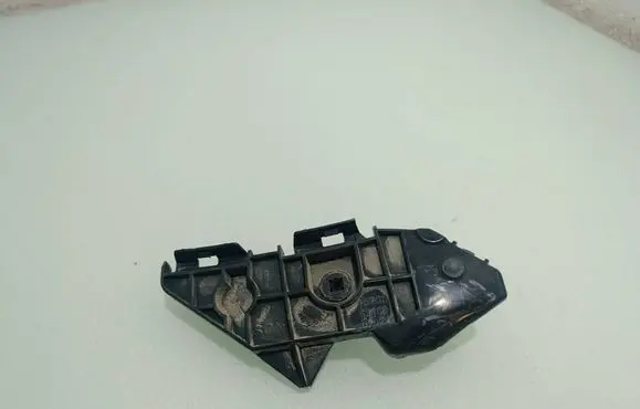 Toyota Corolla E140 E150 Rear bumper mounting bracket 5215802020
