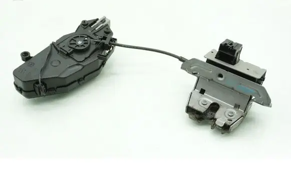 Volvo XC70 Tailgate/trunk/boot lock/catch/latch 31333543