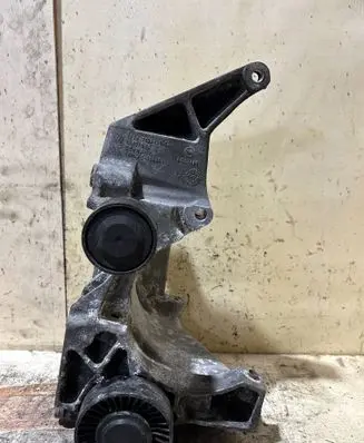BMW X6 E71 Generator/alternator bracket 7802639 11167802639