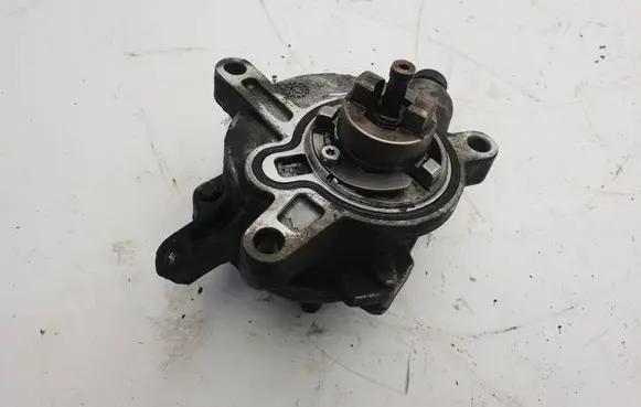 Volvo XC70 Vacuum pump 30731825