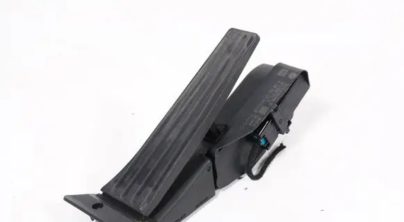 BMW 1 E81 E87 Accelerator throttle pedal 6786588