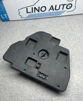 BMW 5 E39 Tail light bulb cover holder 2496337
