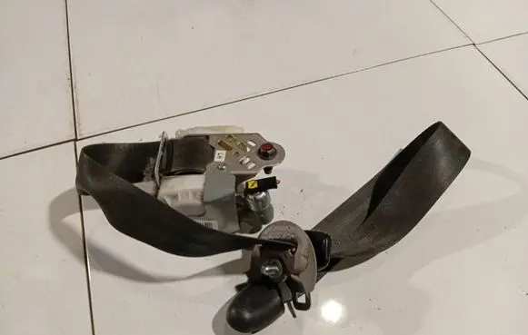 Hyundai i30 Front seatbelt